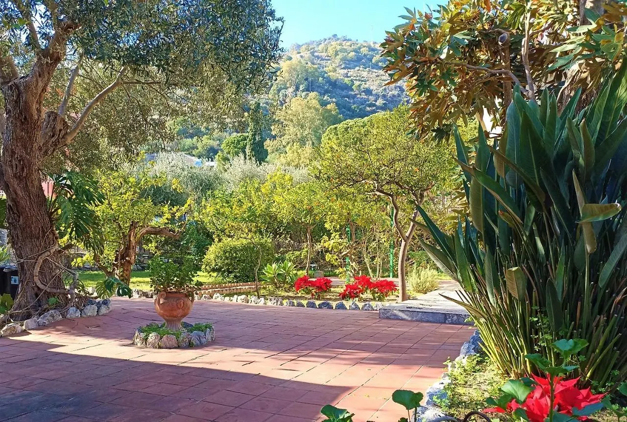 Seafront Apartments Garden House Taormina