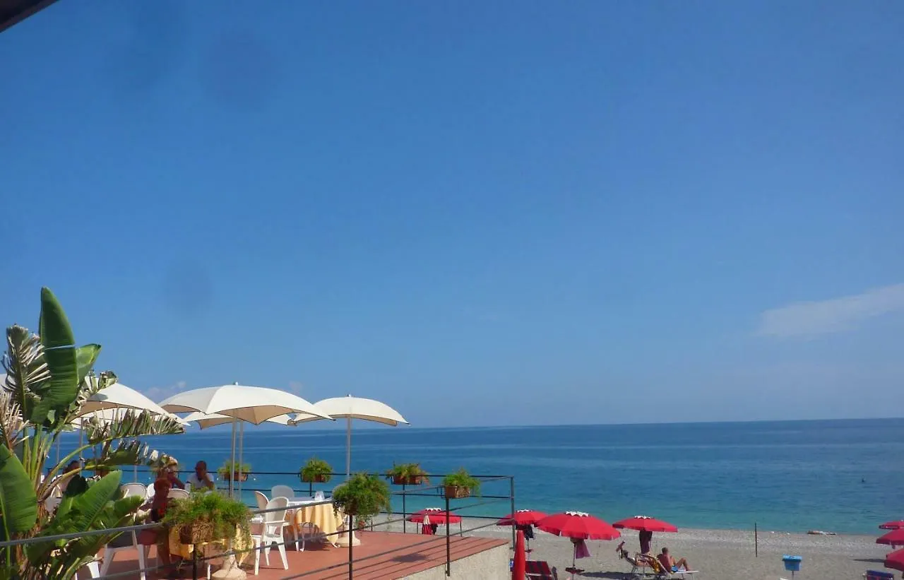 Seafront Apartments Garden House Taormina 0*,