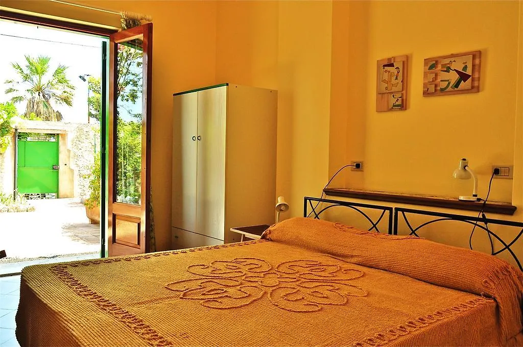 Seafront Apartments Gardenhouse Taormine 0*,