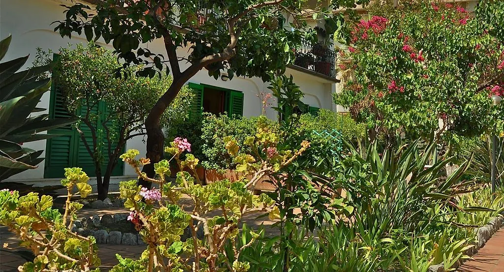 Seafront Apartments Garden House Taormina Italien